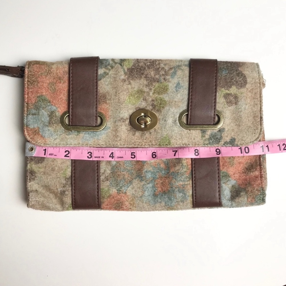 Urban Outfitters Strapped Watercolor Floral Clutch Purse by Kimchi Blue - Picture 6 of 6